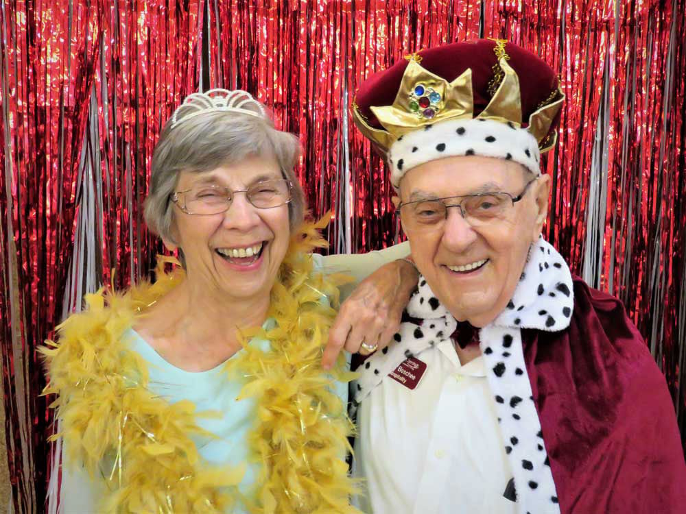 Residents enjoying activities and events at StoneRidge